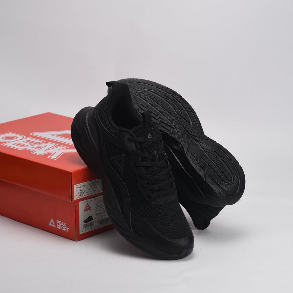 PEAK FOOTWEAR