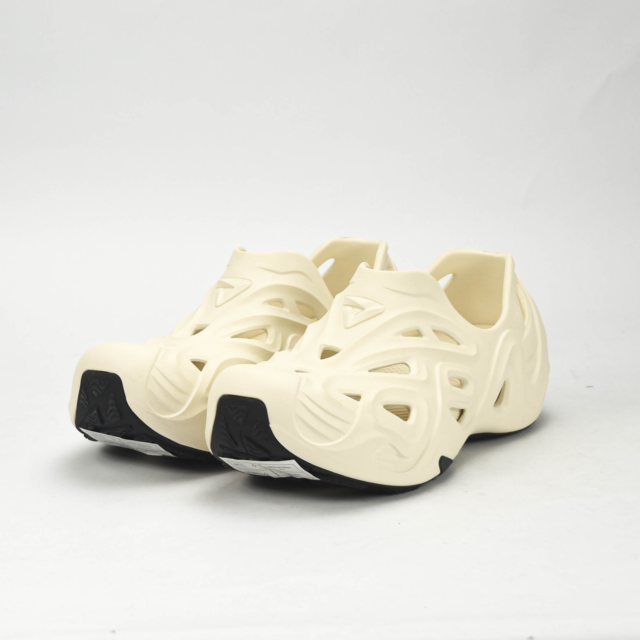 PEAK SANDALS