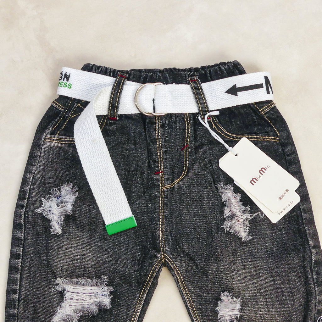 Pantacourt Jeans noir  avec Bordure a carreau Bleu et rouge