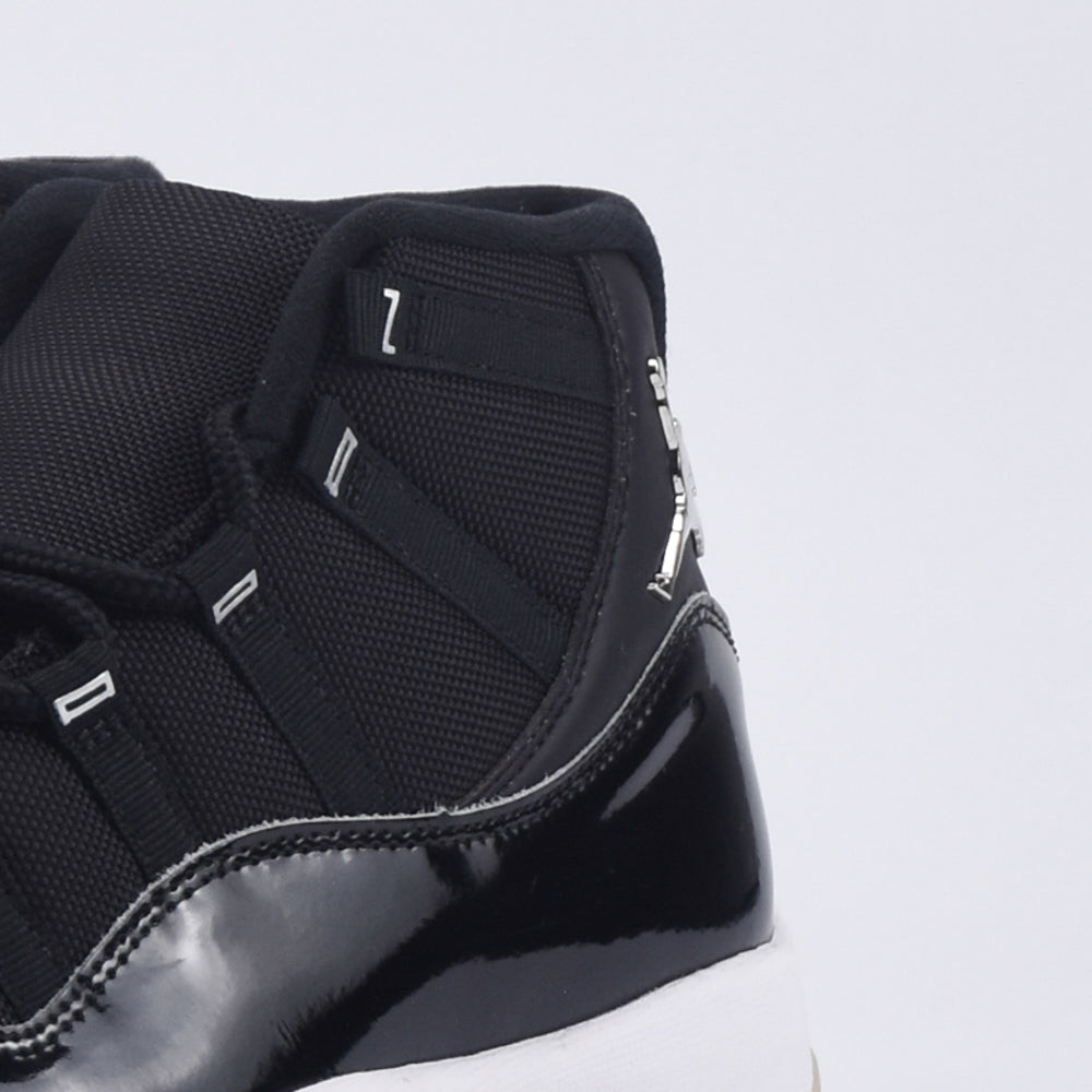 NIKE JORDAN