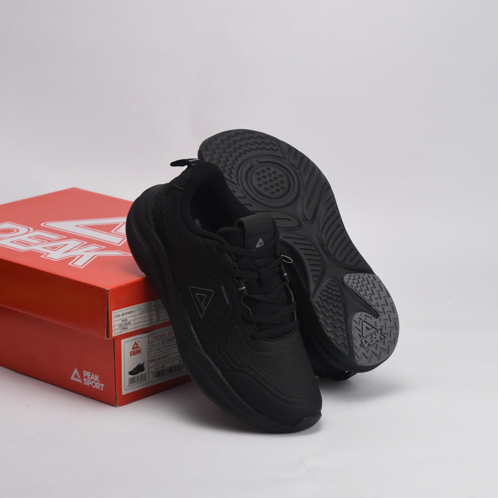 PEAK FOOTWEAR