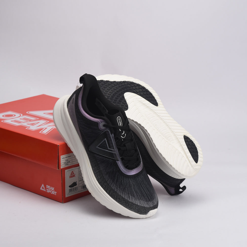 PEAK FOOTWEAR