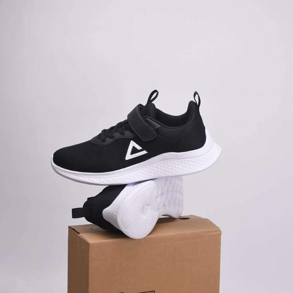 PEAK FOOTWEAR