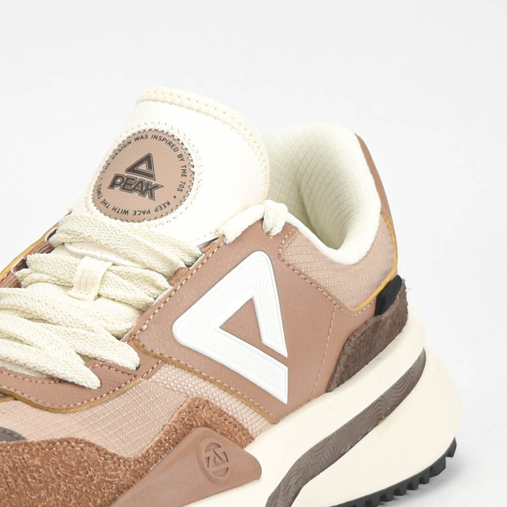 PEAK SHOES