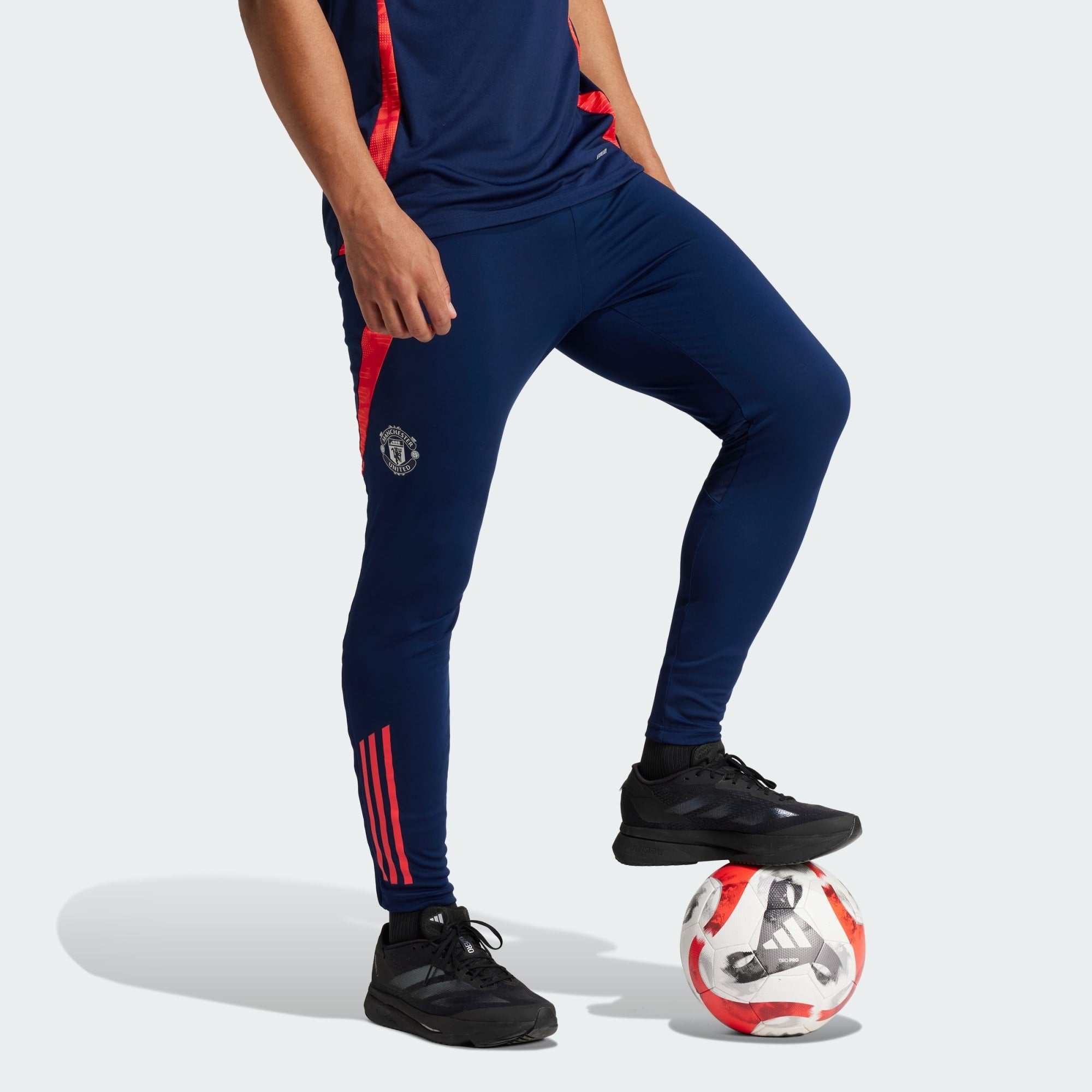 Pantalon d\'entraînement Manchester United Tiro 24 Adidas