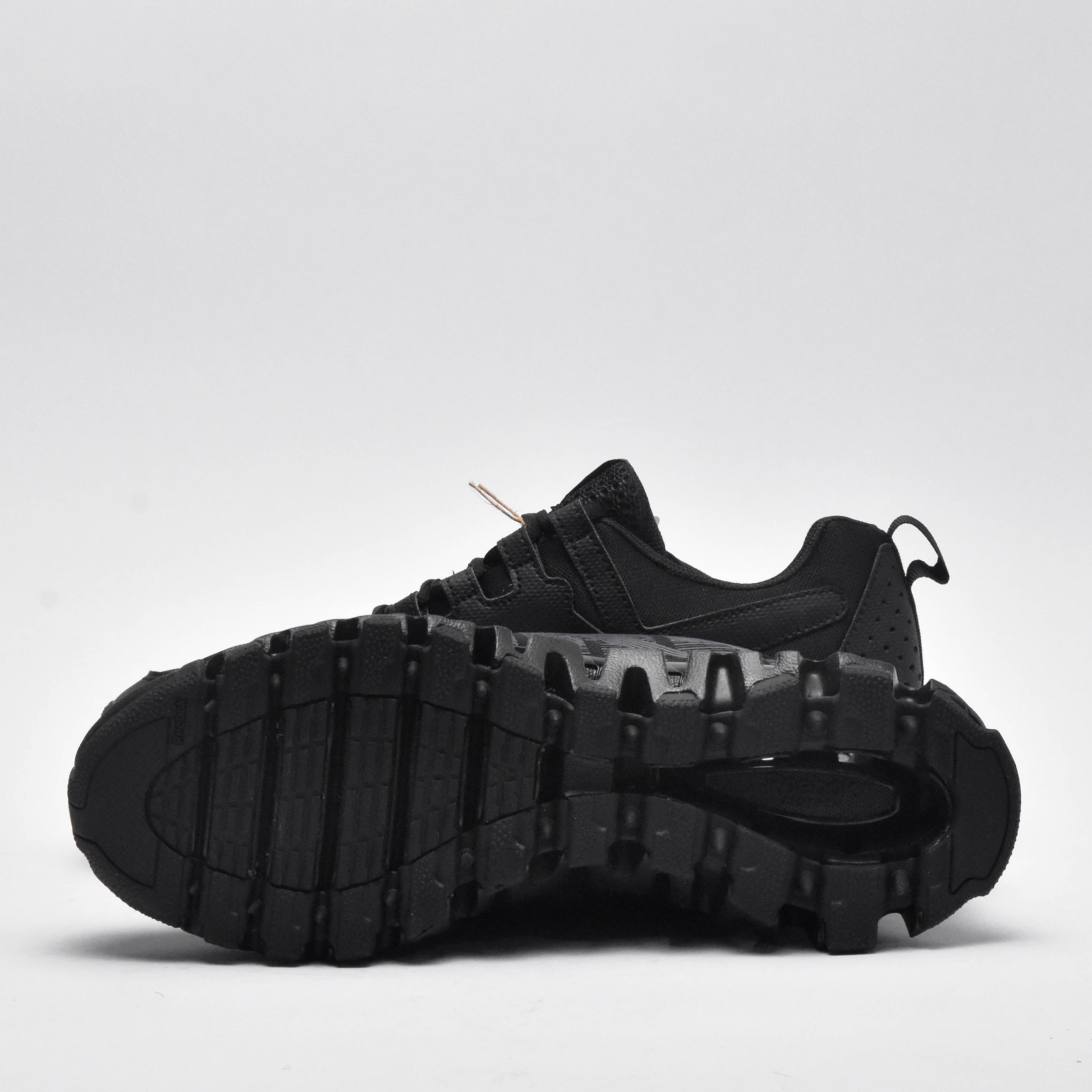 REEBOK ZIGWILD TR 6