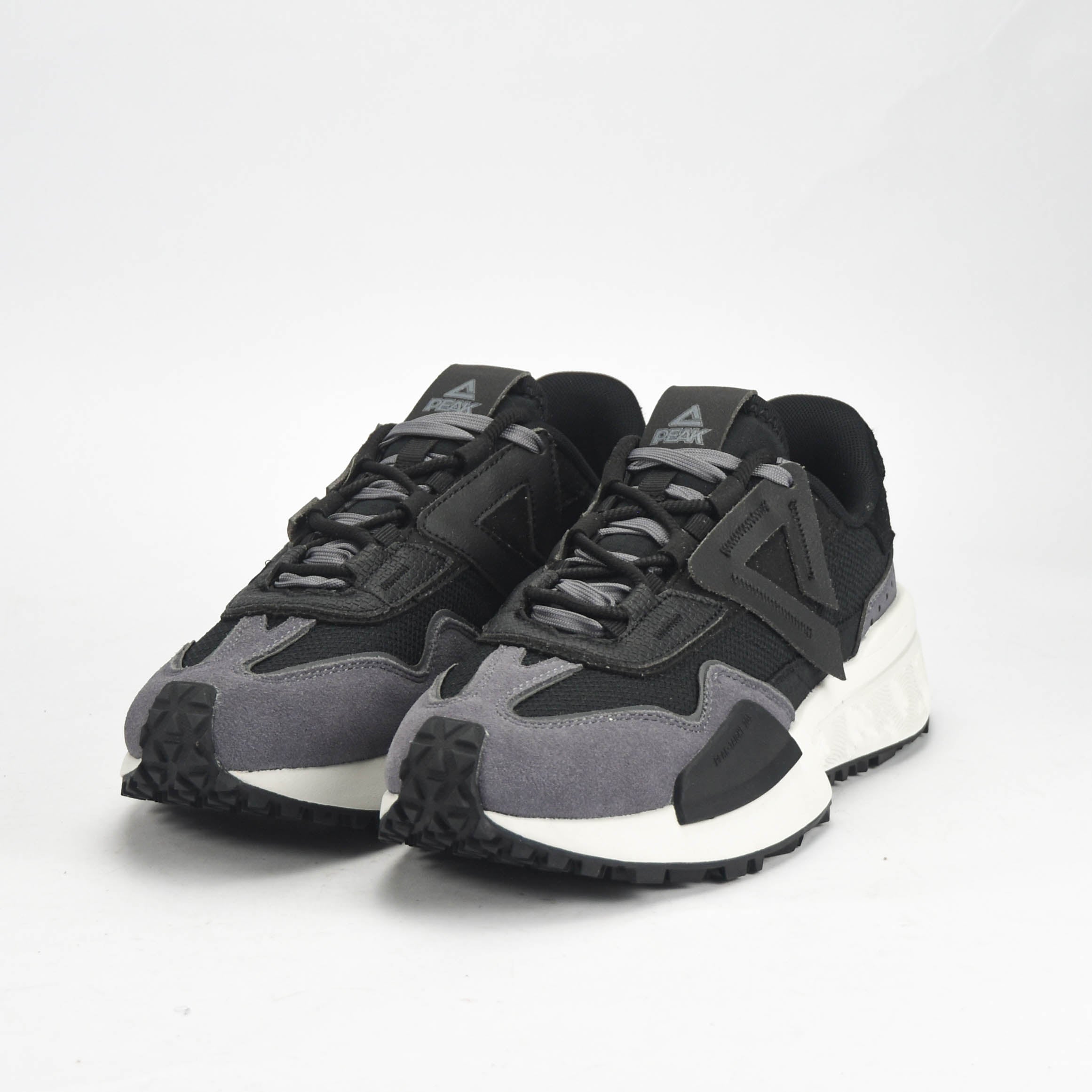 PEAK SHOES